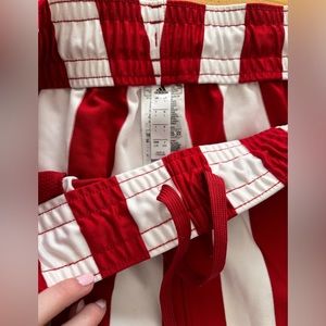 IU Men’s candy stripe pants (Large)